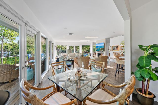 105 Harbor Way, Jupiter Island, FL 33455