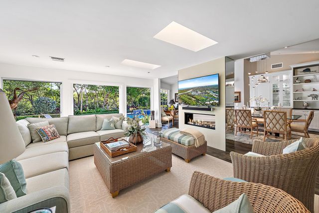 105 Harbor Way, Jupiter Island, FL 33455