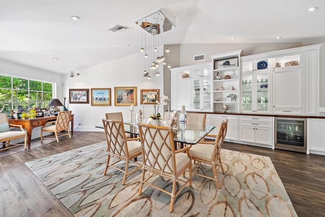 105 Harbor Way, Jupiter Island, FL 33455