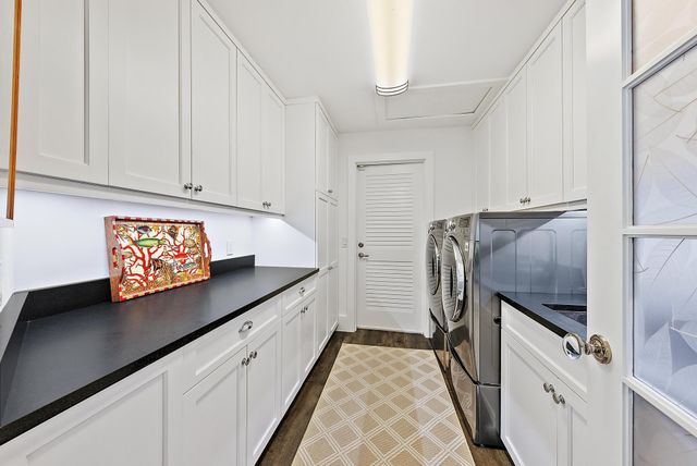 105 Harbor Way, Jupiter Island, FL 33455