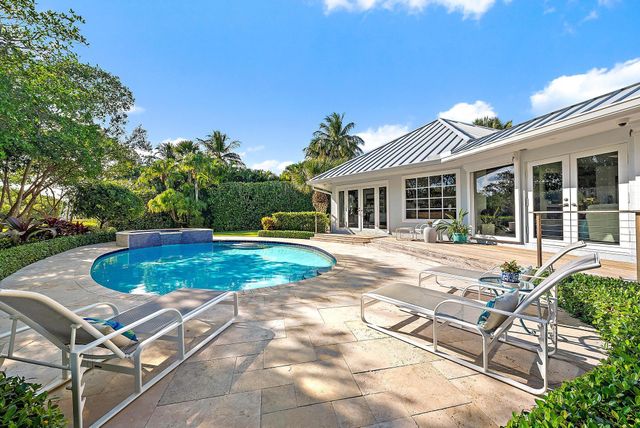 105 Harbor Way, Jupiter Island, FL 33455