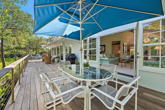 105 Harbor Way, Jupiter Island, FL 33455