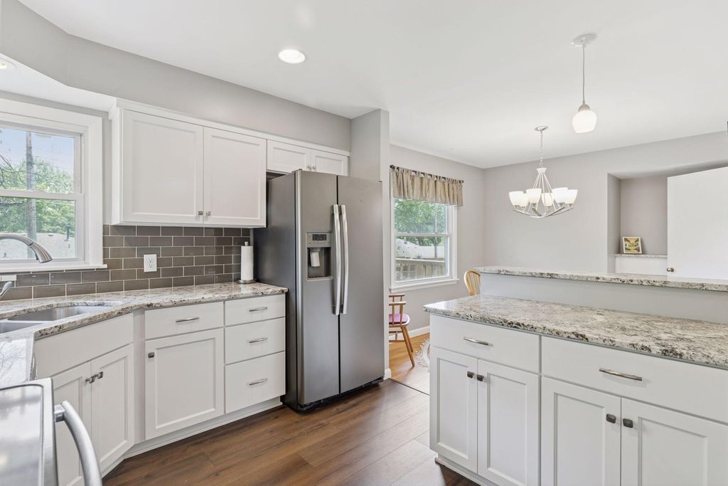 7005 Cedar Lake Road S, Saint Louis Park, MN 55426