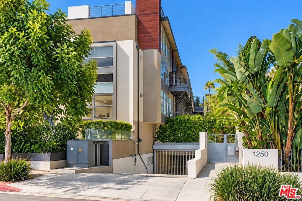 1250 N Harper Avenue 302, Los Angeles, CA 90046 — exterior