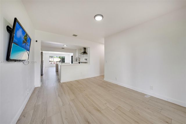 716 SW 5th Ave, Hallandale Beach, FL 33009