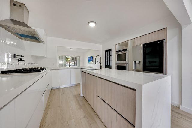 716 SW 5th Ave, Hallandale Beach, FL 33009