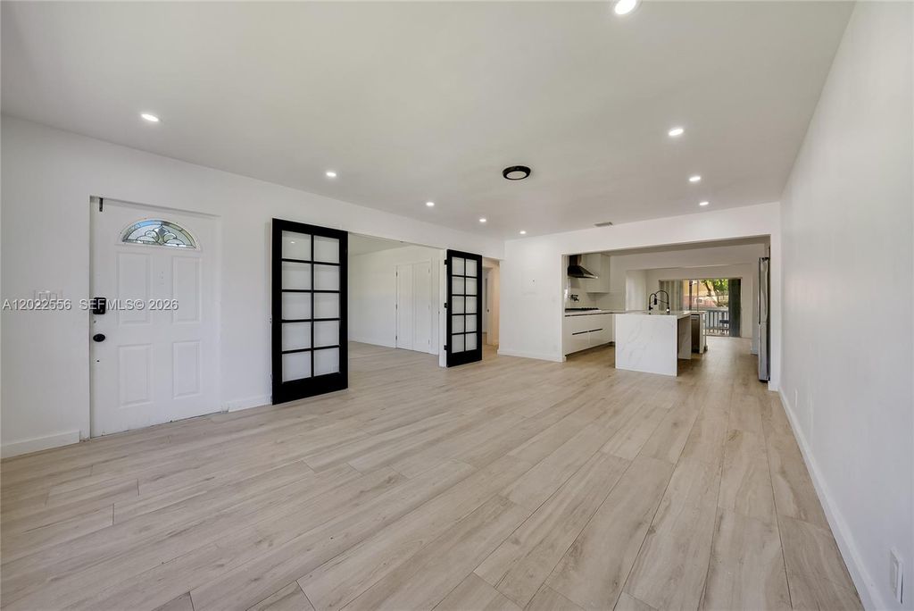 716 SW 5th Ave, Hallandale Beach, FL 33009