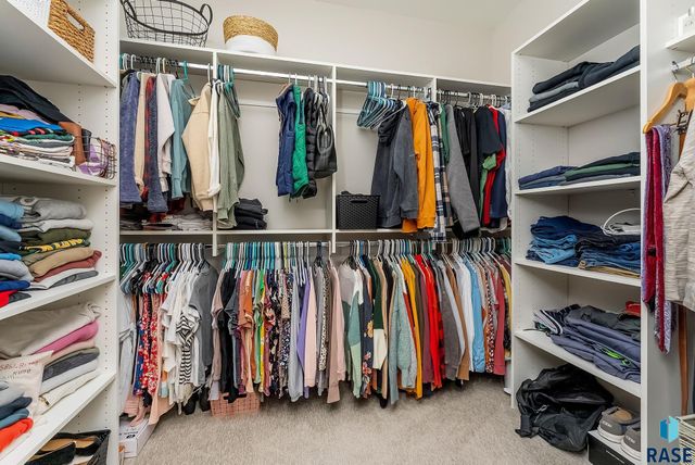 8216 E Ladyslipper Cir Circle, Sioux Falls, SD 57110