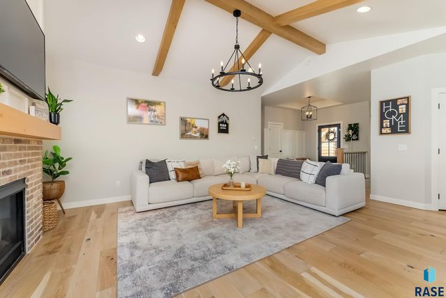 8216 E Ladyslipper Cir Circle, Sioux Falls, SD 57110