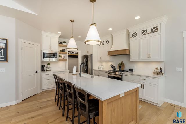 8216 E Ladyslipper Cir Circle, Sioux Falls, SD 57110