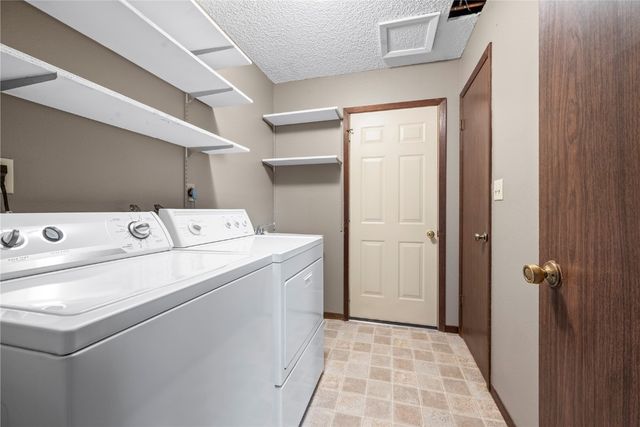 1256 Esther Court, Iowa City, IA 52240