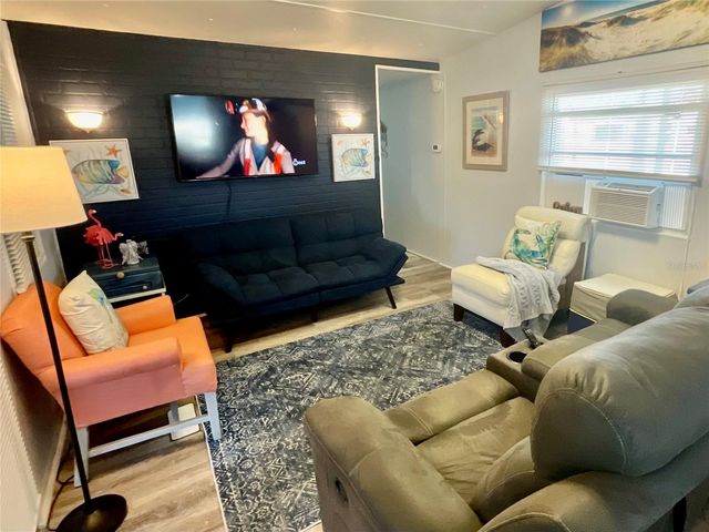 6580 SEMINOLE BOULEVARD 510, Seminole, FL 33772