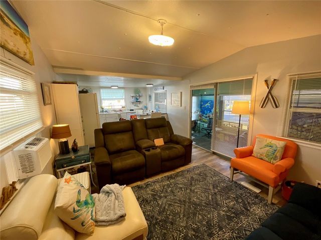 6580 SEMINOLE BOULEVARD 510, Seminole, FL 33772