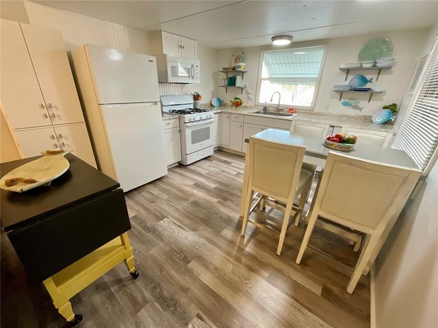 6580 SEMINOLE BOULEVARD 510, Seminole, FL 33772