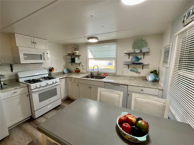 6580 SEMINOLE BOULEVARD 510, Seminole, FL 33772