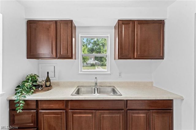 643 E 261st Street, Euclid, OH 44132