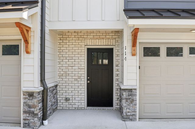 114 Hartsville Ct, Lebanon, TN 37087