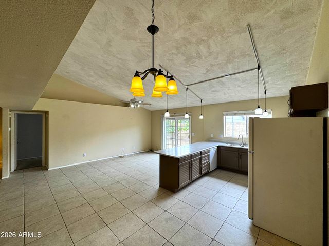6335 E BROWN Road 1083, Mesa, AZ 85205