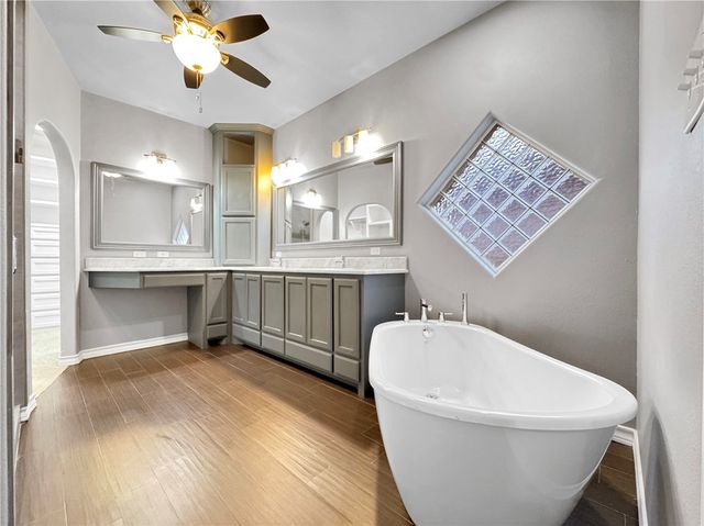 5806 Beauvais Dr, Corpus Christi, TX 78414