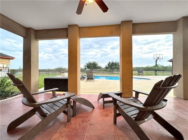 5806 Beauvais Dr, Corpus Christi, TX 78414