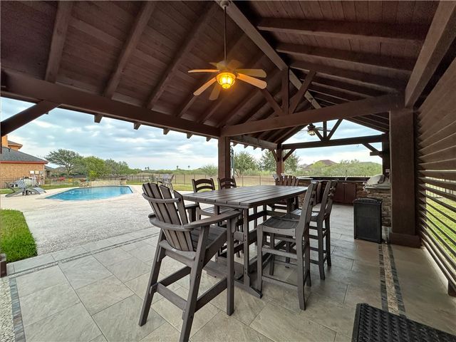 5806 Beauvais Dr, Corpus Christi, TX 78414