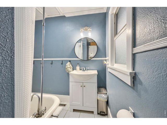 202 8th Ave, Longmont, CO 80501