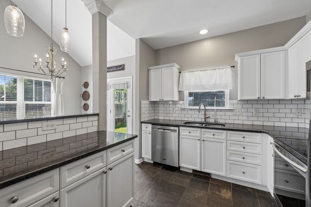 1815 Baslia Ln, Spring Hill, TN 37174