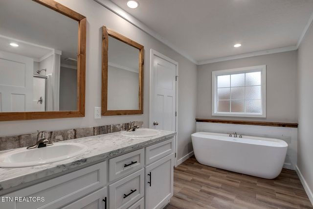 297 Wilkins Ave, Etowah, TN 37331