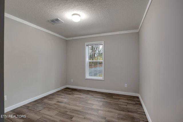 297 Wilkins Ave, Etowah, TN 37331