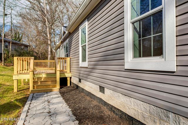 297 Wilkins Ave, Etowah, TN 37331