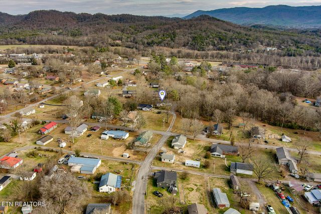 297 Wilkins Ave, Etowah, TN 37331