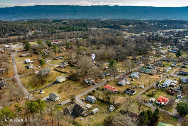 297 Wilkins Ave, Etowah, TN 37331