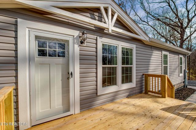 297 Wilkins Ave, Etowah, TN 37331