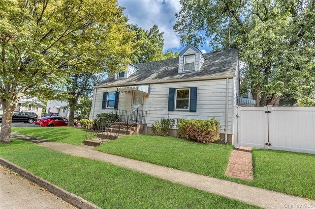 136 N 1st Street, New Hyde Park, NY 11040