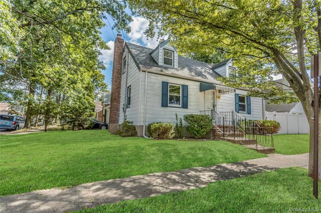 136 N 1st Street, New Hyde Park, NY 11040