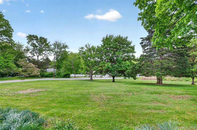 10 Edwin Road, Poughkeepsie, NY 12603