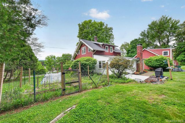 10 Edwin Road, Poughkeepsie, NY 12603