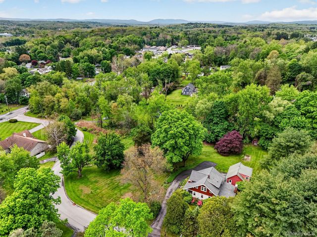 10 Edwin Road, Poughkeepsie, NY 12603