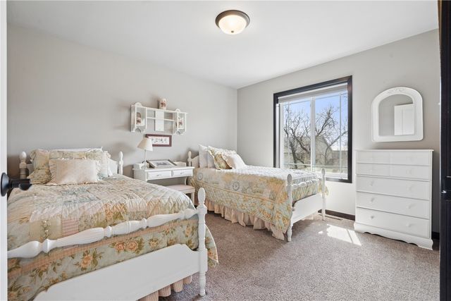 1603 Petrus NE, Cedar Rapids, IA 52402