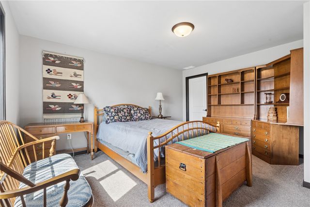1603 Petrus NE, Cedar Rapids, IA 52402