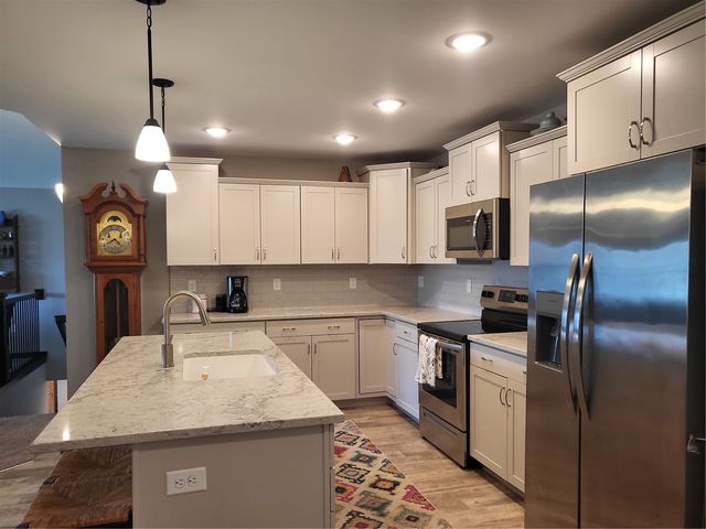 1603 Petrus NE, Cedar Rapids, IA 52402