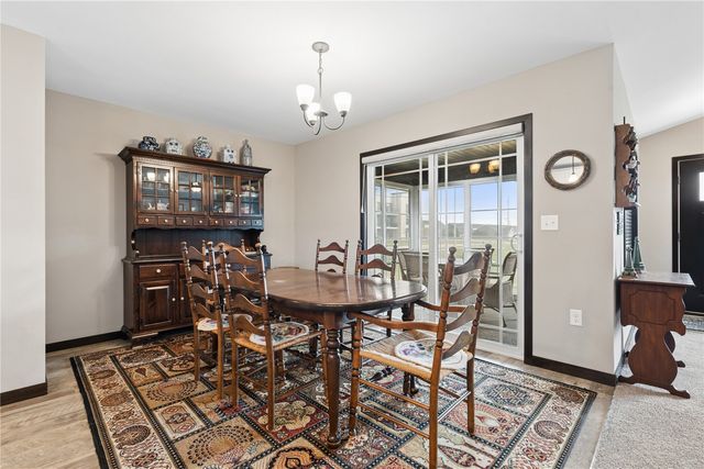 1603 Petrus NE, Cedar Rapids, IA 52402