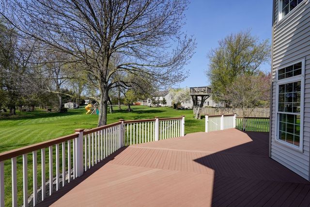 4 Splendor Wood Drive, Penfield, NY 14526