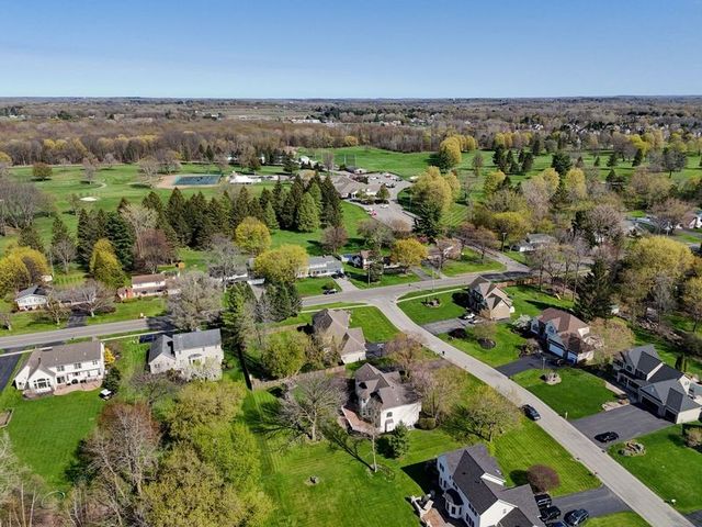 4 Splendor Wood Drive, Penfield, NY 14526
