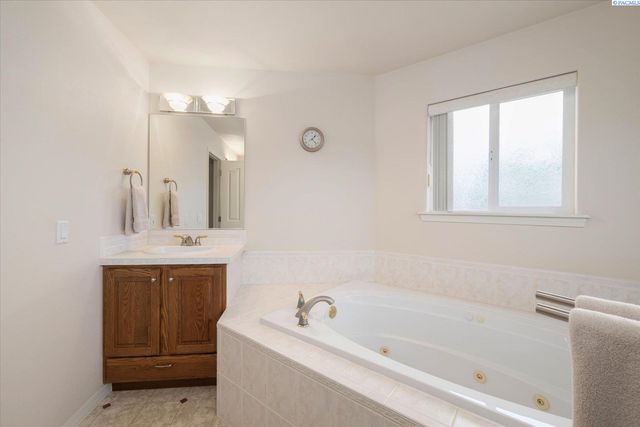 2790 Leopold Ln., Richland, WA 99352