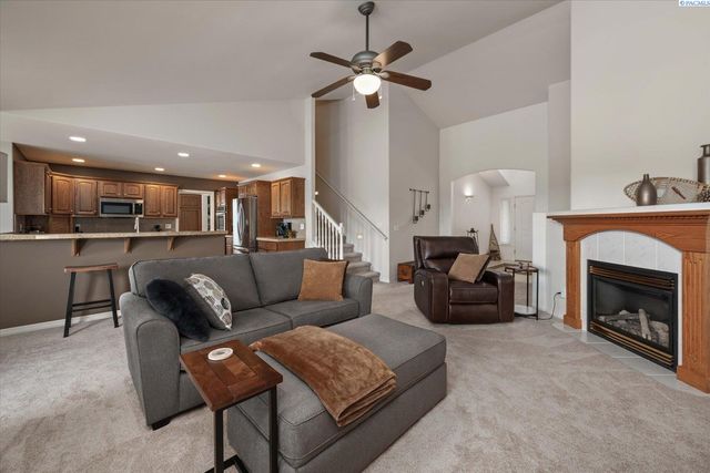 2790 Leopold Ln., Richland, WA 99352