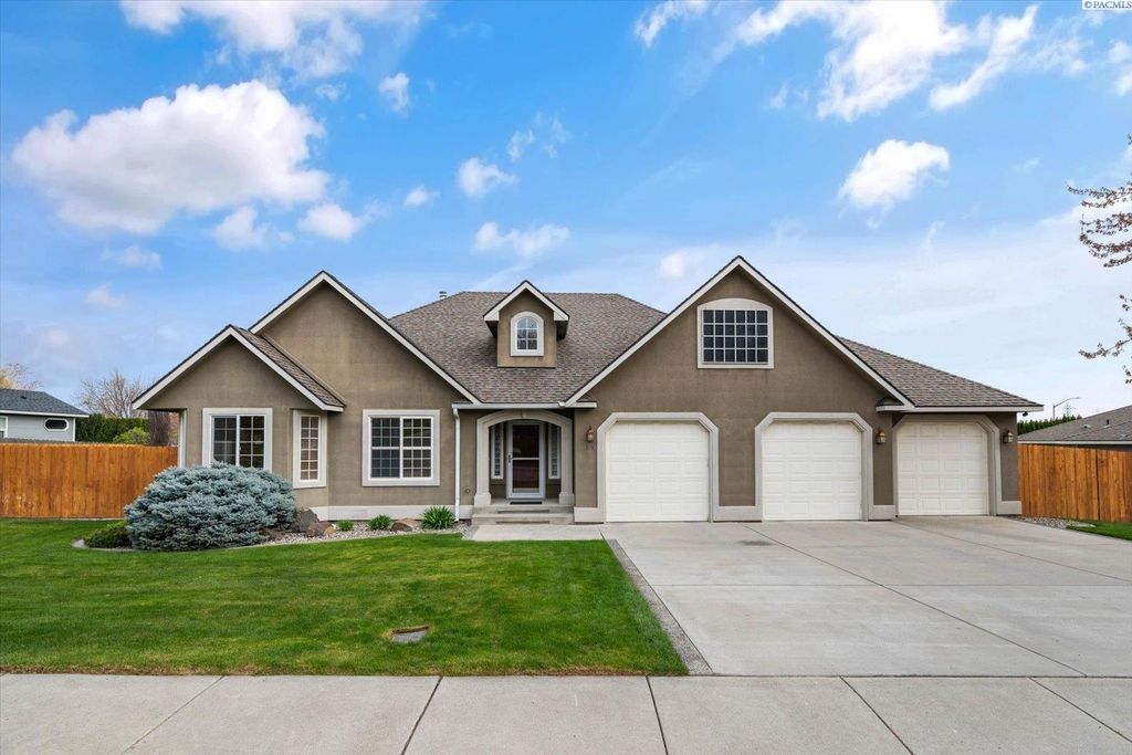 2790 Leopold Ln., Richland, WA 99352