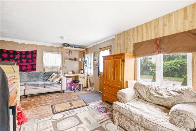 2 Hillwood Ave, Stoughton, MA 02072