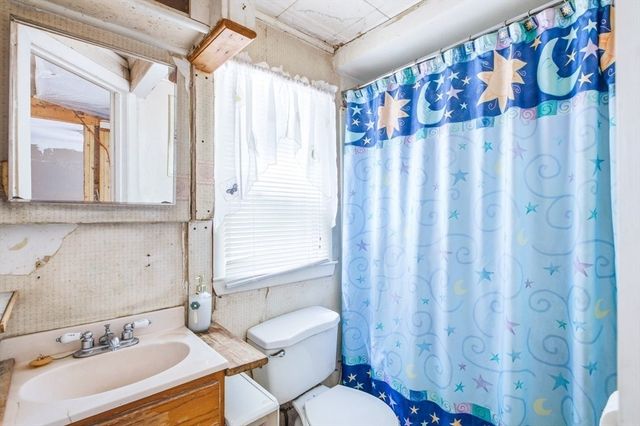 2 Hillwood Ave, Stoughton, MA 02072