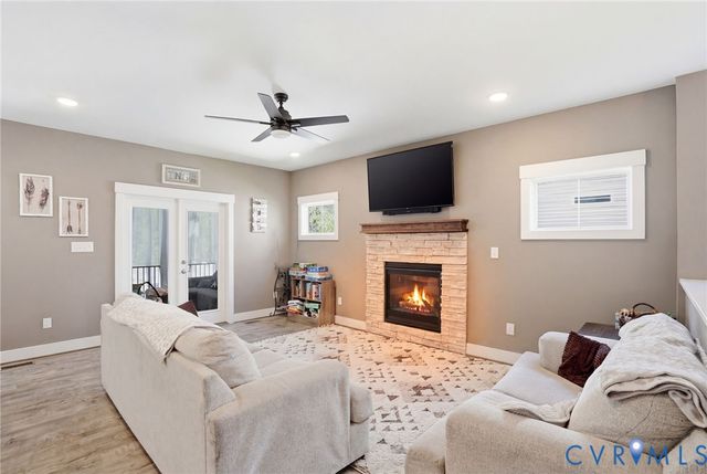 8189 Lyman Ct, Mechanicsville, VA 23116